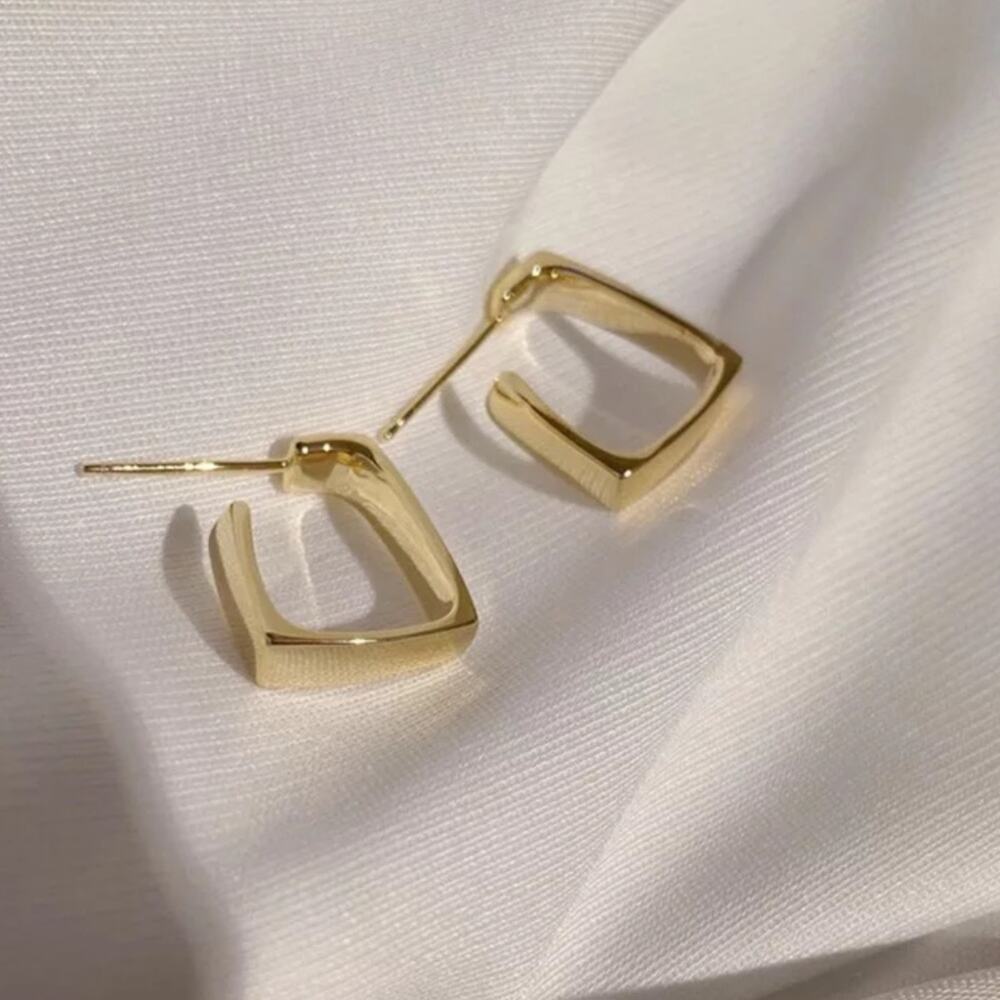 NEW 18K yellow gold plated square hoop earrings jewelry B19A - Picture 2 of 7